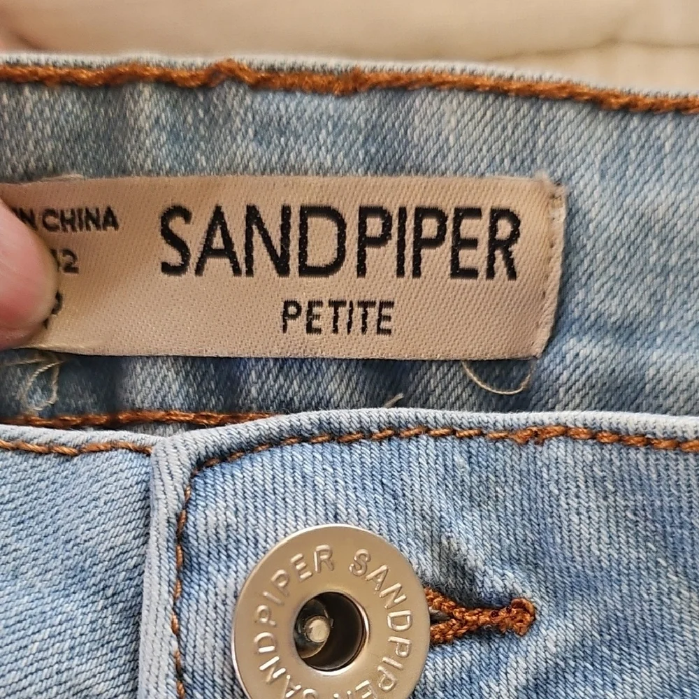 Sandpiper-Floral Embroidered Distressed Jeans- Size 8P - Picture 7 of 9